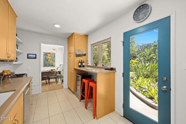10316 Newhome Avenue, Sunland CA: https://media.crmls.org/mediaz/b05776e3-cda4-4f85-ad62-fbb890dec60d.jpg