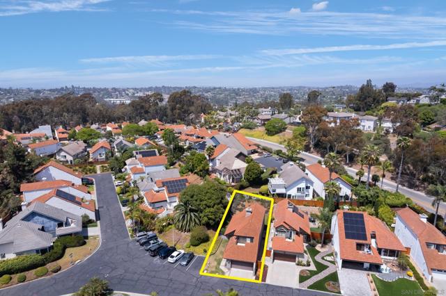 2818 Forest View Way, Carlsbad CA: https://media.crmls.org/mediaz/b058497b-dc15-4750-82cd-0ab35b1e608b.jpg