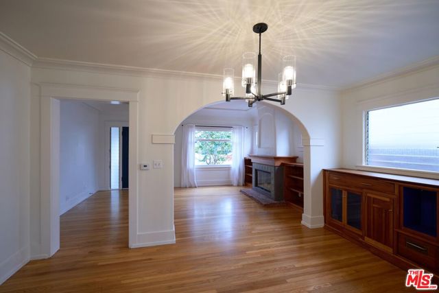 9030 Carson Street, Culver City CA: https://media.crmls.org/mediaz/b05859ff-3b80-433f-9216-4914bc44e578.jpg