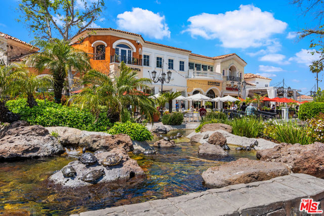 4392 Park Paloma, Calabasas CA: https://media.crmls.org/mediaz/b05a097f-b100-4e74-b68f-fcd3829d6553.jpg