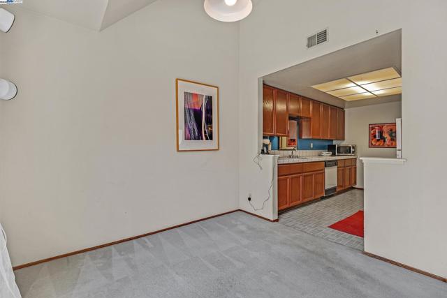 3754 N Stoneglen, Richmond CA: https://media.crmls.org/mediaz/b05ab8d5-1966-46e1-b952-e5c99ac87b8b.jpg