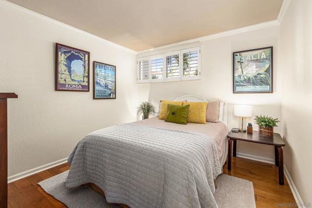 27126 Mariscal Ln, Mission Viejo CA: https://media.crmls.org/mediaz/b05b847d-db5c-44d5-8c96-6505edb974d3.jpg