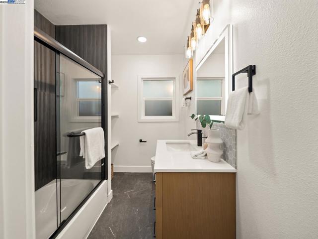 1607 Ward St, Hayward CA: https://media.crmls.org/mediaz/b05b84f3-a575-4531-b107-834e04acac7a.jpg