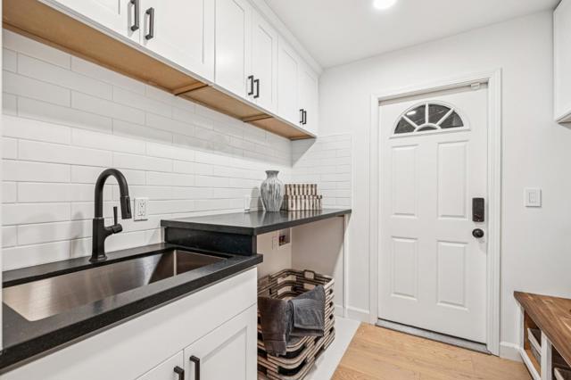 822 Mesa Court, Palo Alto CA: https://media.crmls.org/mediaz/b05b8e50-3542-497d-a408-f45f648dd522.jpg