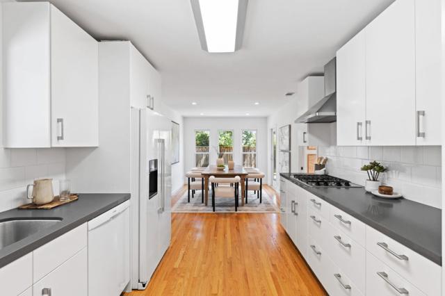 286 Hans Avenue, Mountain View CA: https://media.crmls.org/mediaz/b05be999-8c09-445d-b3cc-48932d1205a6.jpg