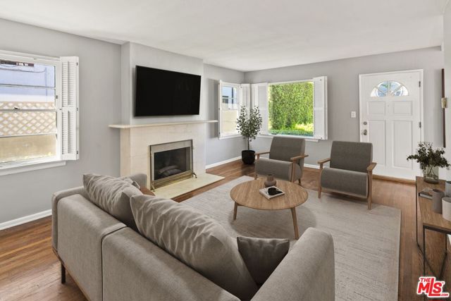 3471 Beethoven Street, Los Angeles CA: https://media.crmls.org/mediaz/b05c3866-5362-4374-8fe2-bf50c3a418fd.jpg