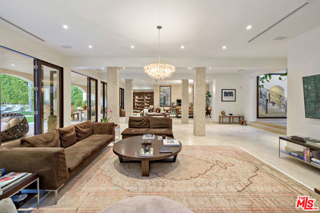 623 N ALTA Drive, Beverly Hills CA: https://media.crmls.org/mediaz/b05c8ea1-ea45-4c32-8e2a-8b1115a758b4.jpg