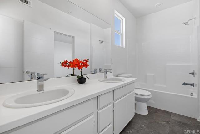 2040 Mindoro Lane, Chula Vista CA: https://media.crmls.org/mediaz/b05cdfda-5b65-4e53-8bc3-231cf525821e.jpg