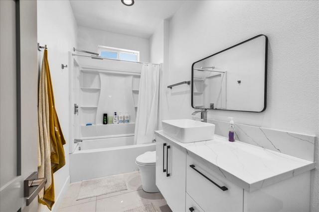 Image 20 of 41 For 11635 Upland Way