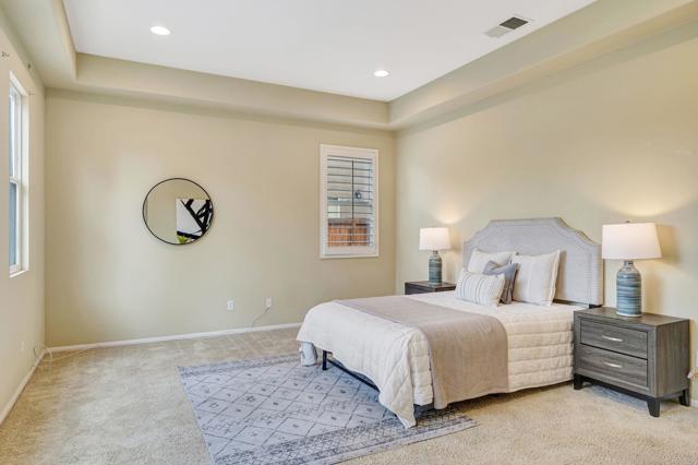 2706 VALLEYCREEK CIR, Chula Vista CA: https://media.crmls.org/mediaz/b05e35f0-6a41-43a9-865a-838efa23b3fc.jpg