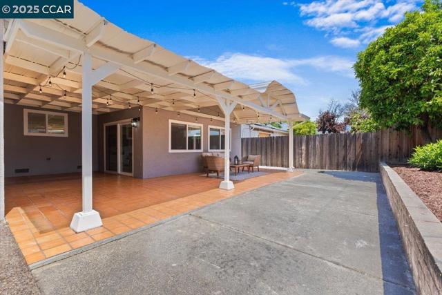 1578 Dianda Dr, Concord CA: https://media.crmls.org/mediaz/b05ea266-044e-4812-bbf5-b55f91c6ebab.jpg