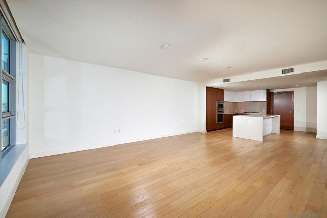 1388 Kettner Blvd, San Diego CA: https://media.crmls.org/mediaz/b05ed188-5f49-4ca7-851b-e0402c671ce0.jpg