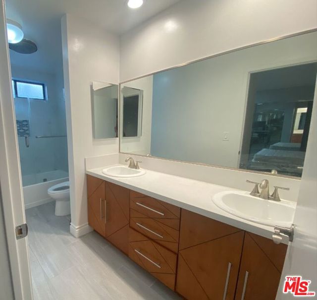 Drew Fenton | 1940 N Highland Avenue Los Angeles CA | MLS: 6990897