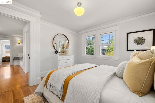 2842 Ashby Ave, Berkeley CA: https://media.crmls.org/mediaz/b05fc183-09cd-474c-bd64-6e3fbd6565f1.jpg