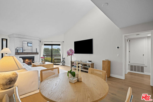 8601 Falmouth Avenue, Playa del Rey CA: https://media.crmls.org/mediaz/b05fe09c-3ffb-4a45-b2bd-7d4673d146de.jpg
