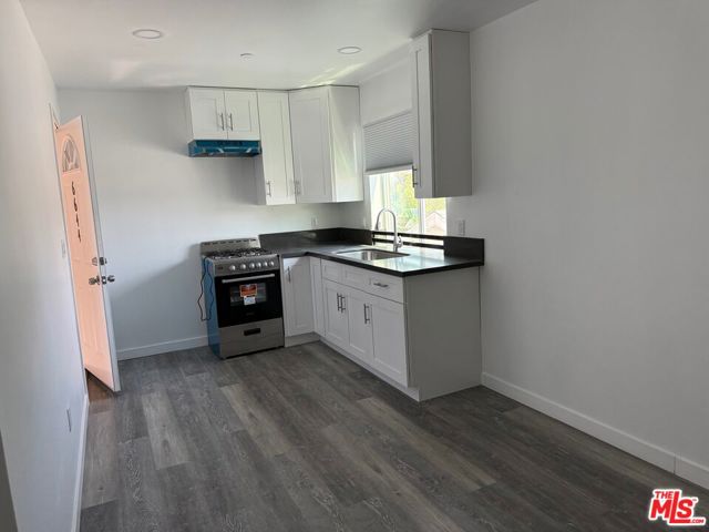 6644 IRVINE Avenue, North Hollywood CA: https://media.crmls.org/mediaz/b0606a1d-fc7d-4d94-86b9-e4007cb56e8e.jpg