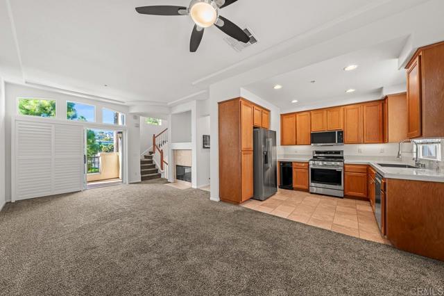 Detail Gallery Image 6 of 28 For 2842 Farragut Rd #130,  Point Loma,  CA 92106 - 2 Beds | 2/1 Baths