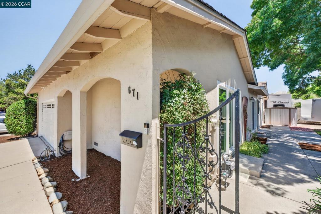 671 Starling Ave