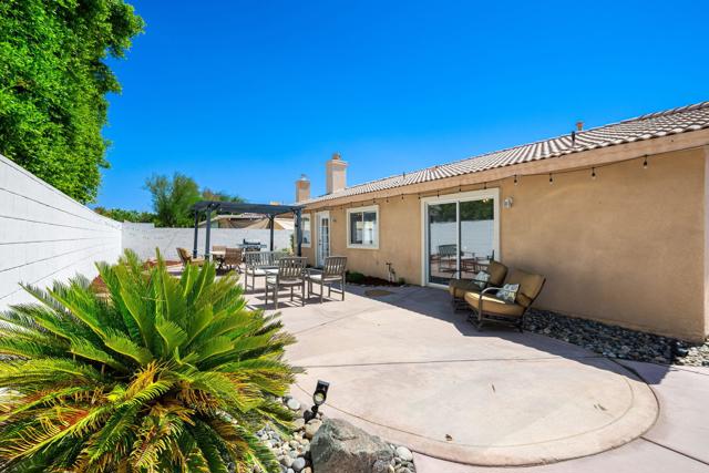 45405 Deerbrook Circle, La Quinta CA: https://media.crmls.org/mediaz/b061ee16-ba4f-4340-bd91-a2e766c3d892.jpg