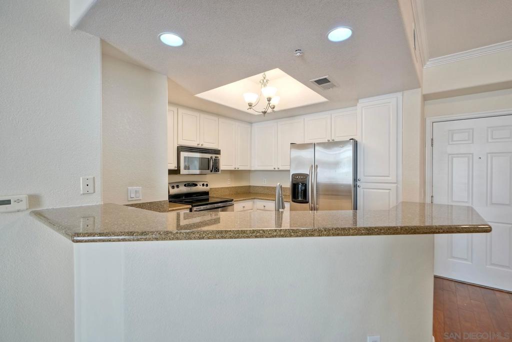 9253 Regents Road - photo 8