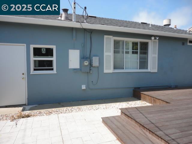36 Greenwood Dr, South San Francisco CA: https://media.crmls.org/mediaz/b0628293-5939-497b-83d6-ca08a68664b3.jpg