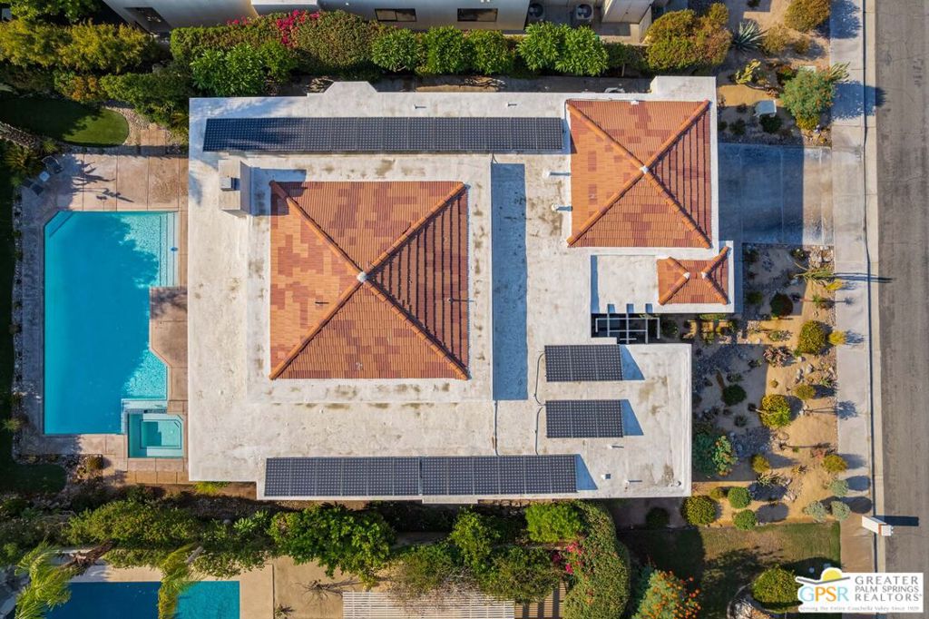 https://media.crmls.org/mediaz/b0629142-11b6-402a-b06d-dc78bd16f1dc.jpg?preset=X-Large