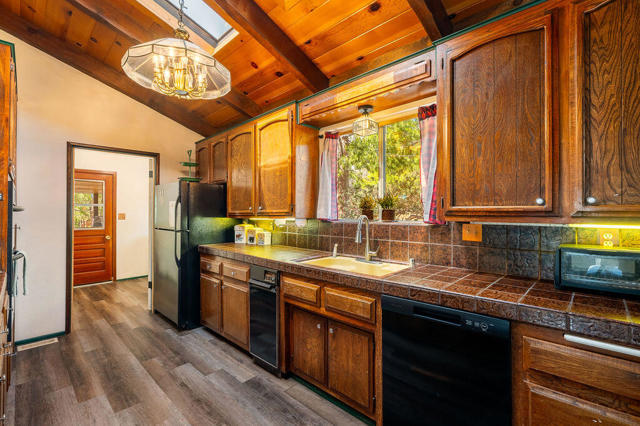 25580 Fir Street Street, Idyllwild CA: https://media.crmls.org/mediaz/b062f374-2b6a-413c-b4c4-55cfcefe8450.jpg