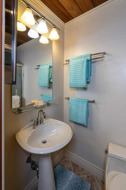 79547958 Lovers Lane, Hollister CA: https://media.crmls.org/mediaz/b0635996-80ce-4895-ad92-add621529a48.jpg