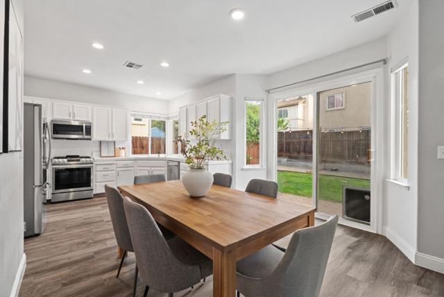56 Lavender Court, Tracy CA: https://media.crmls.org/mediaz/b063b80b-540e-4f1b-bdea-8b171b39e050.jpg