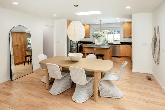 6932 Freedom Boulevard, Aptos CA: https://media.crmls.org/mediaz/b0640d05-c8da-49a7-87dd-e79a4853a3cb.jpg