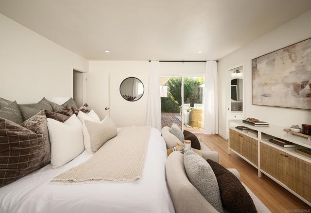 5926 Germaine Ln, La Jolla CA: https://media.crmls.org/mediaz/b0640e5d-2a35-4029-84d5-55b5f8a67774.jpg