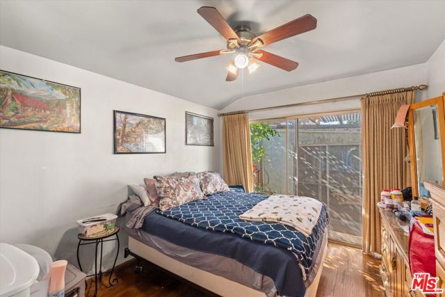 1757 Wellesley Avenue, Los Angeles CA: https://media.crmls.org/mediaz/b0658921-9608-49c3-b892-3a47945100a8.jpg