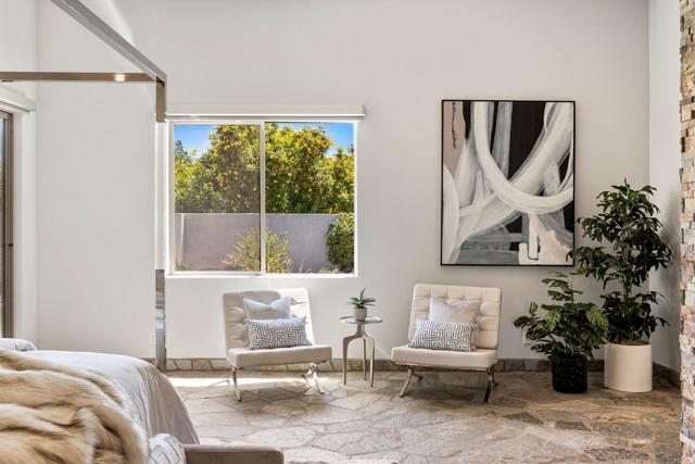 28 Clancy Lane S Lane, Rancho Mirage CA: https://media.crmls.org/mediaz/b065d635-8193-40a4-a848-52c4bf5d427f.jpg