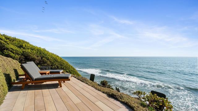1230 Neptune Ave, Encinitas CA: https://media.crmls.org/mediaz/b065f6db-06d7-48c0-9006-a3e551ef25aa.jpg