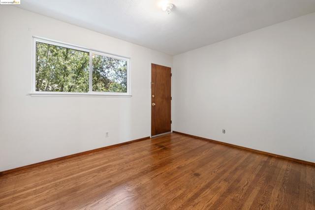 Image 5 of 16 For 1612 Parker St