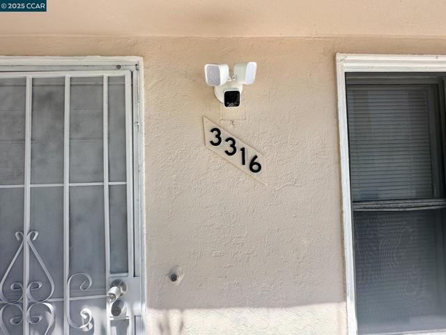3316 Macarthur Blvd, Oakland CA: https://media.crmls.org/mediaz/b066bdd3-e22a-49ed-8b7f-4ab71b5ef6b0.jpg