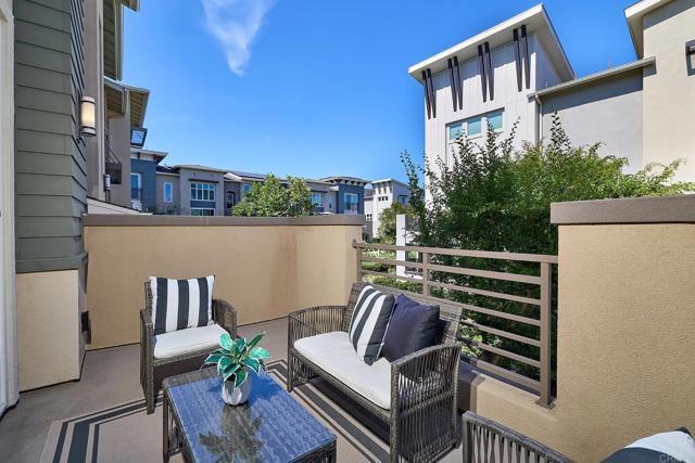 6140 Colt Place, Carlsbad CA: https://media.crmls.org/mediaz/b066ef17-298c-45ae-8fd7-e373b15bb4e6.jpg