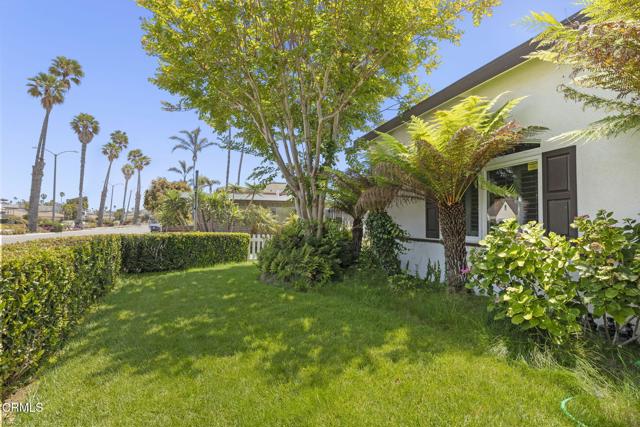 2036 Pierpont Boulevard, Ventura CA: https://media.crmls.org/mediaz/b06709b0-dbe8-4a65-8ffe-e9ea9299d4e2.jpg