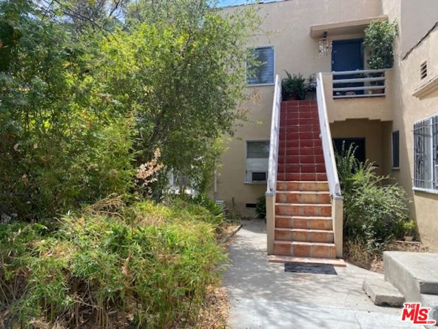 11758 Magnolia Boulevard photo 8
