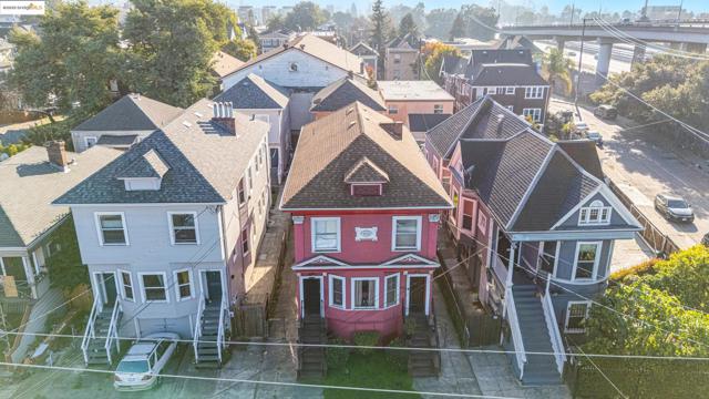 553 34Th St, Oakland CA: https://media.crmls.org/mediaz/b0694636-f935-4a81-919b-e1ebb8d15c1e.jpg