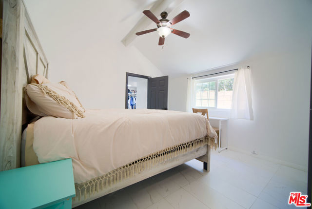 308 13th Street, Seal Beach CA: https://media.crmls.org/mediaz/b0697cb5-f8f5-48a1-a399-d1a92f1eca9a.jpg