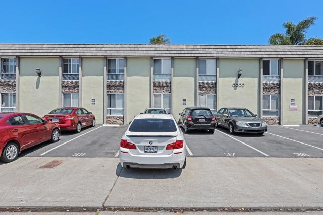 6666 Beadnell Way, San Diego CA: https://media.crmls.org/mediaz/b0698116-4ee6-4b2b-84b5-a6294616a784.jpg