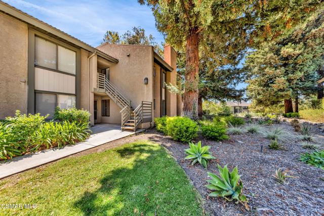 769 Birchpark Circle, Thousand Oaks CA: https://media.crmls.org/mediaz/b069bb37-b9de-4c5d-8872-9ffb0b01abe1.jpg