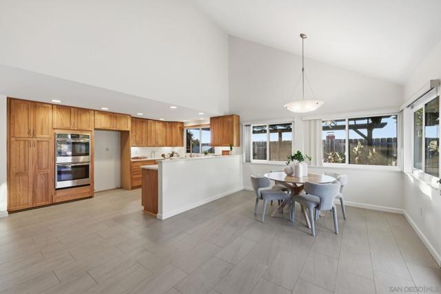 17570 Montero Rd, San Diego CA: https://media.crmls.org/mediaz/b069cd07-431e-4699-8f77-230da8db88d8.jpg