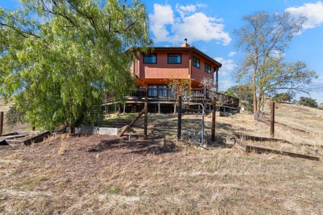 20101 Panoche Road, Paicines CA: https://media.crmls.org/mediaz/b06a2b84-a1a0-4076-be1c-c3e7c9255af7.jpg