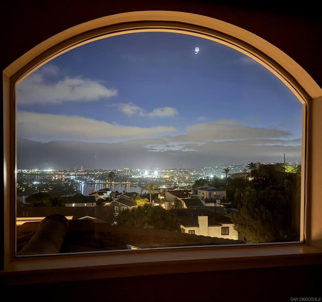 MLS #250033153SD img 5