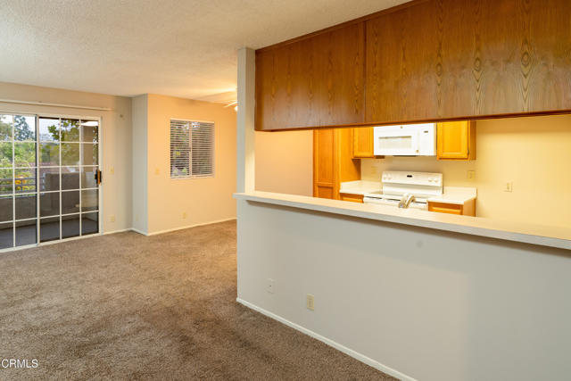 Detail Gallery Image 5 of 14 For 2623 Antonio Dr #105,  Camarillo,  CA 93010 - 1 Beds | 1 Baths