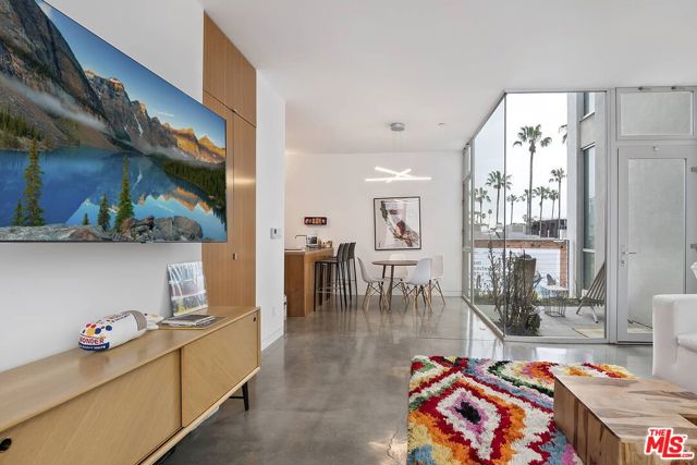 1121 Abbot Kinney Boulevard, F photo 4