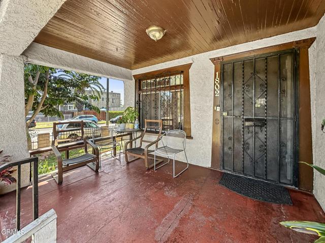 Detail Gallery Image 2 of 6 For 1802 W 49th St, Los Angeles,  CA 90062 - – Beds | – Baths