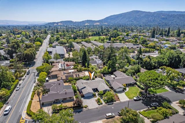 15700 Kavin Lane, Los Gatos CA: https://media.crmls.org/mediaz/b06be739-26da-498d-96d5-51a5d08e8382.jpg